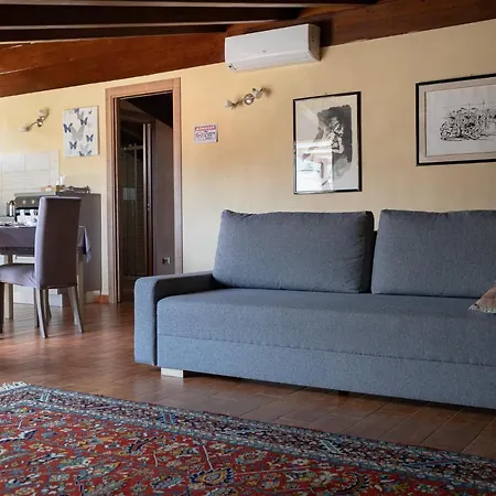 Mansarda In Centro Apartman