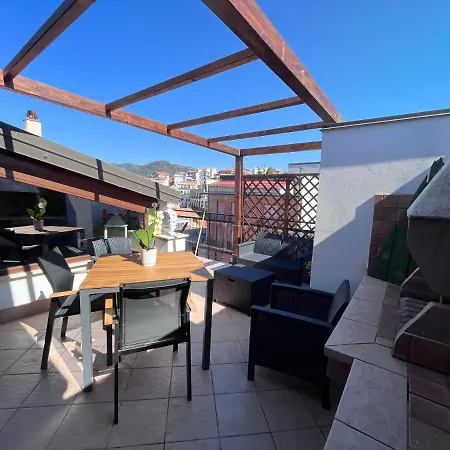 Mansarda In Centro Capri Leone