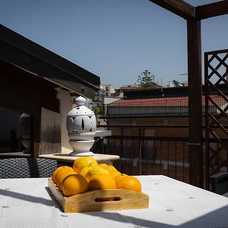 Mansarda In Centro Capri Leone