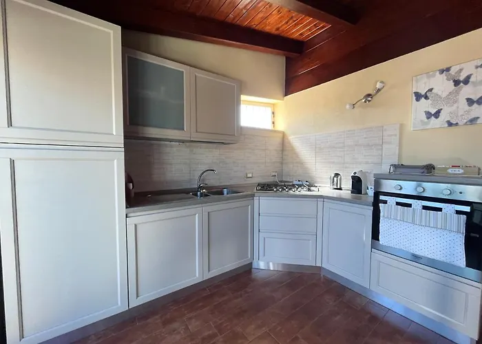 Apartment Mansarda In Centro Capri Leone